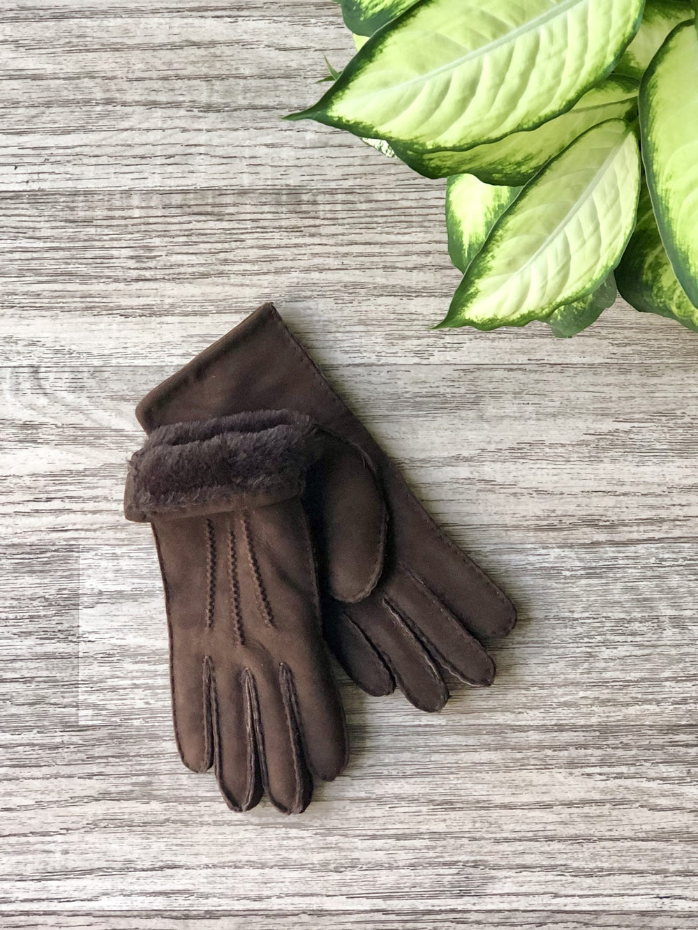 Dark brown mens sheepskin glove
